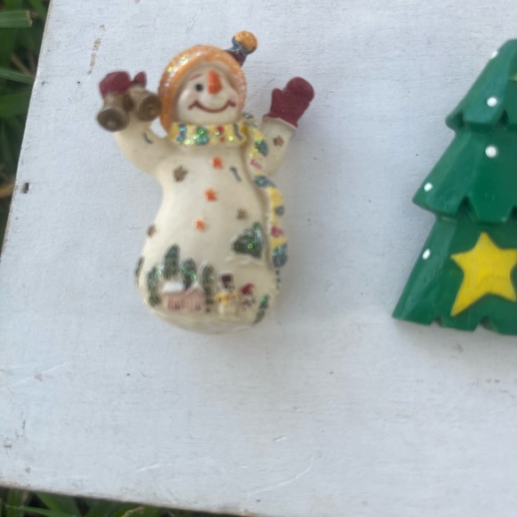 4 Vintage Christmas Brooches - Picture 2 of 6